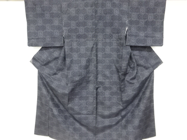 花亀甲模様織出し西陣伝承紬着物